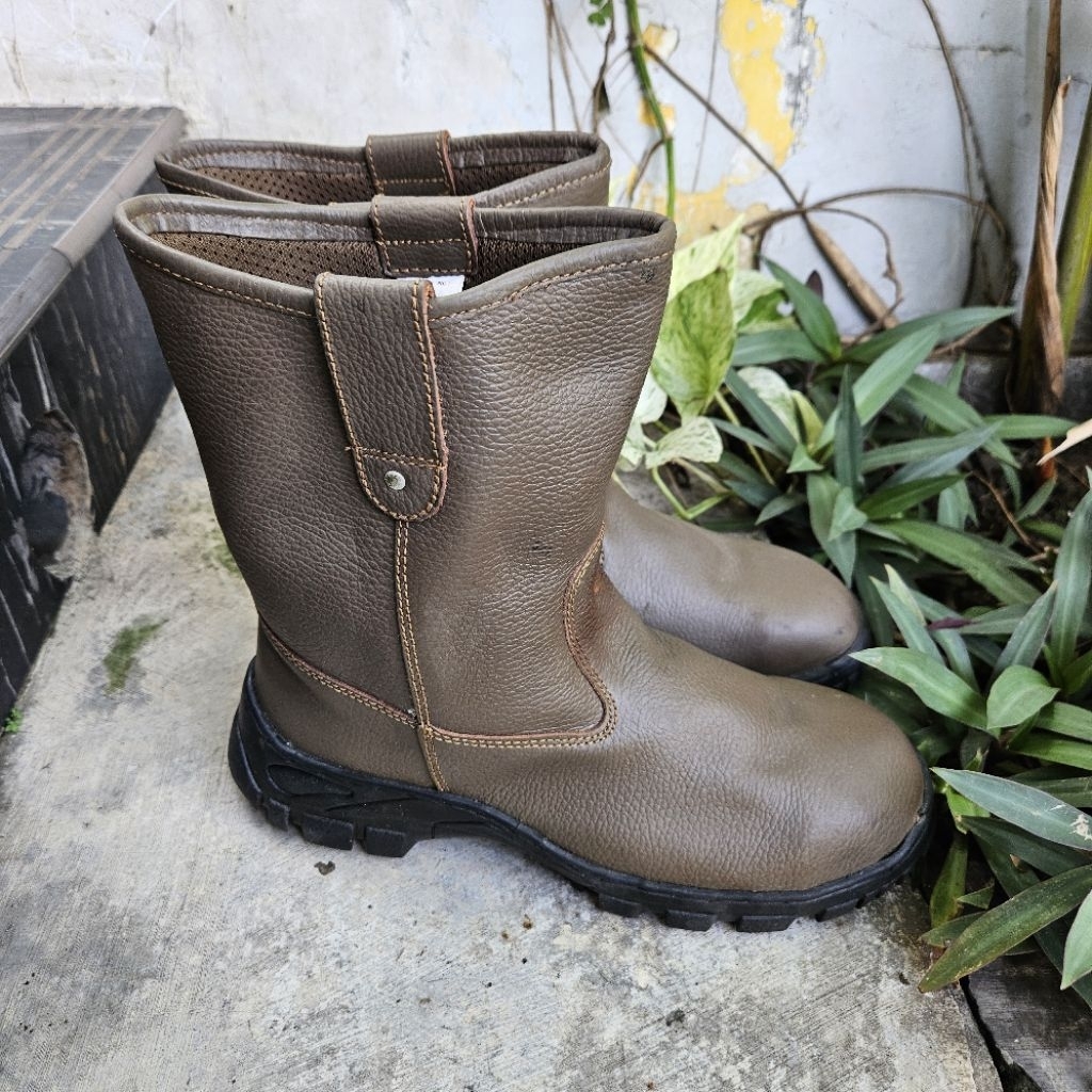 sepatu safety second krusher size 43(28cm)