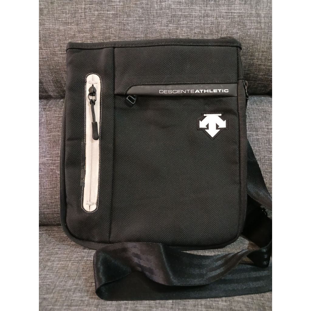 Sling Bag Descente (tas slempang)