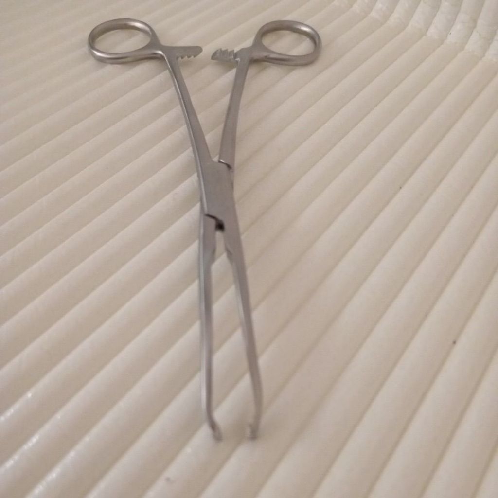 Allis Klem Bengkol 18cm/Kogeltang Atraumatic/Atraumatic Tenaculum/Allis Clamp bengkok 18cm/Klem berg