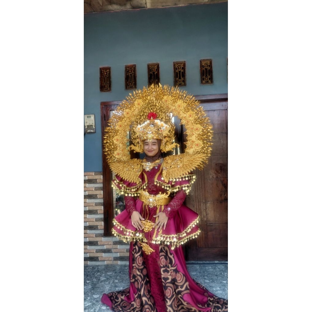 Maskot karnaval bali dewasa