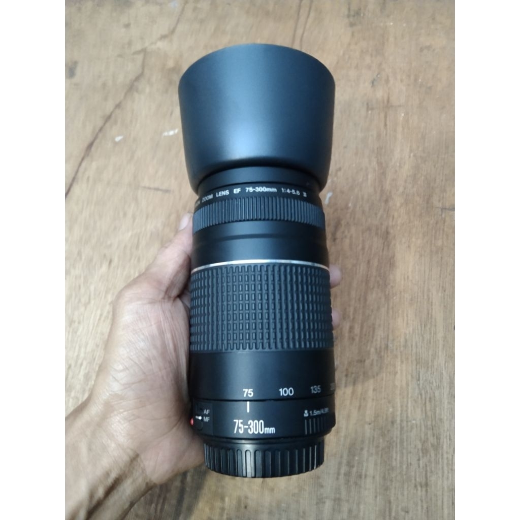 Lensa Canon ef 75 300mm mulus