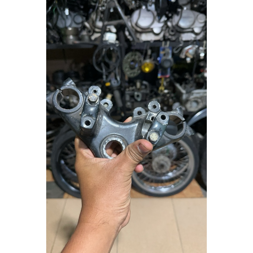 Segitiga t atas megapro hiu tiger lama original lepasan motor