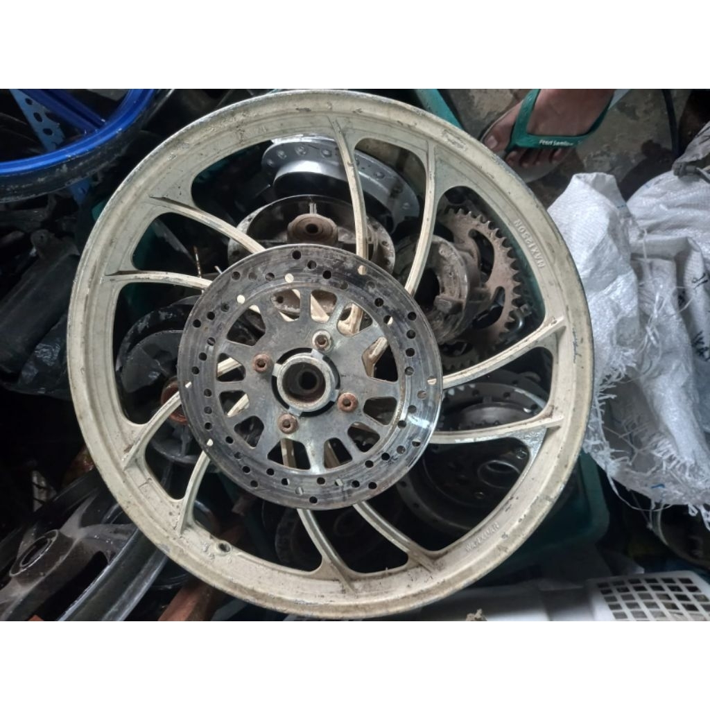 velg CEFIRO YAMAHA DEPAN SAJA