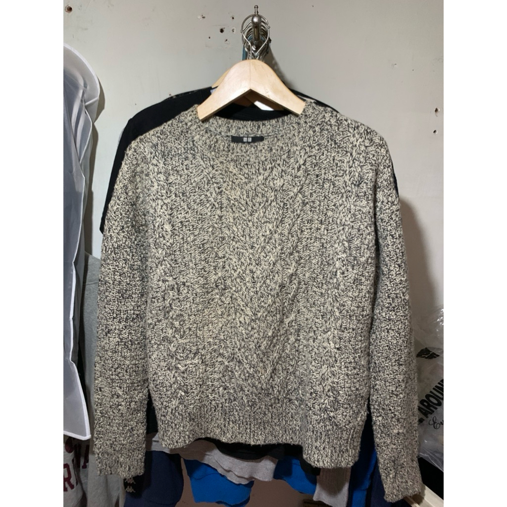 sweater uniqlo rajut kepang 3D
