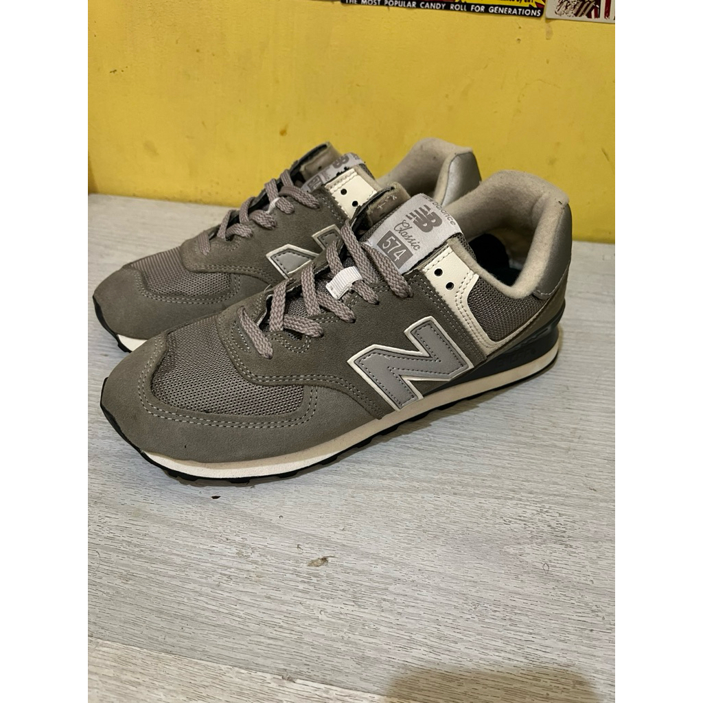 sepatu nb 574