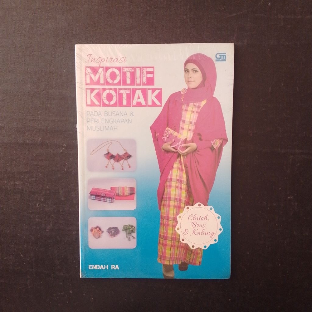 Inspirasi Motif Kotak Pada Busana & Perlengkapan Muslimah - Endah RA