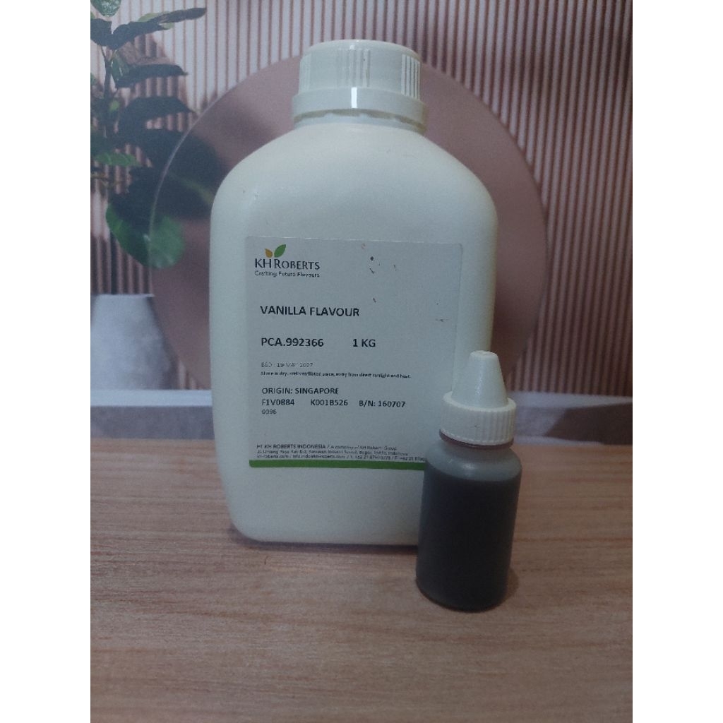 essen vanilla hitam 30 ml kh roberts