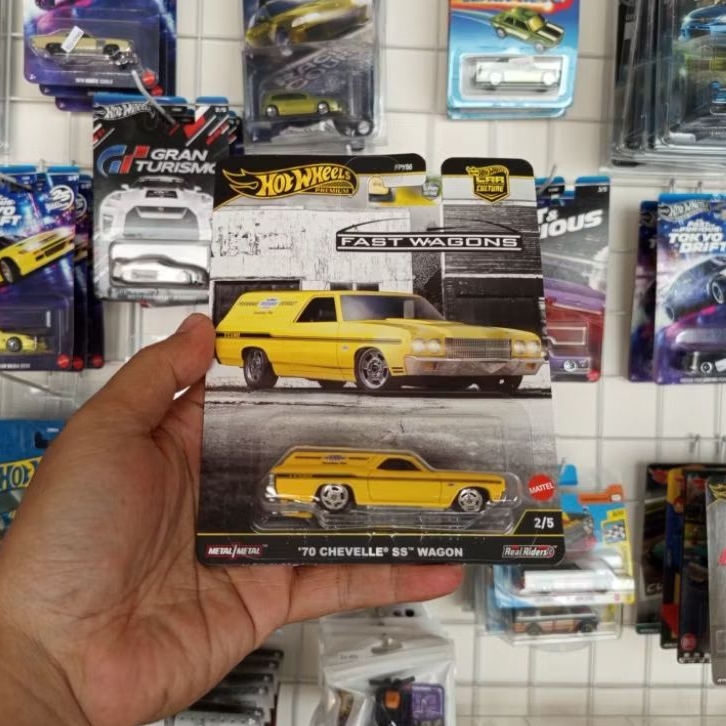 HOT WHEELS PREMIUM FAST WAGONS 70 CHEVELLE SS WAGONS