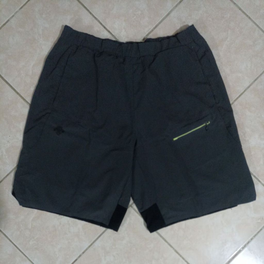 celana pendek outdoor Descente