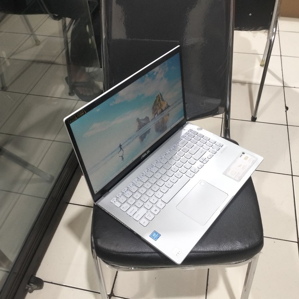 ASUS VIVOBOOK A409MA N4020 RAM 8GB/SSD 256GB