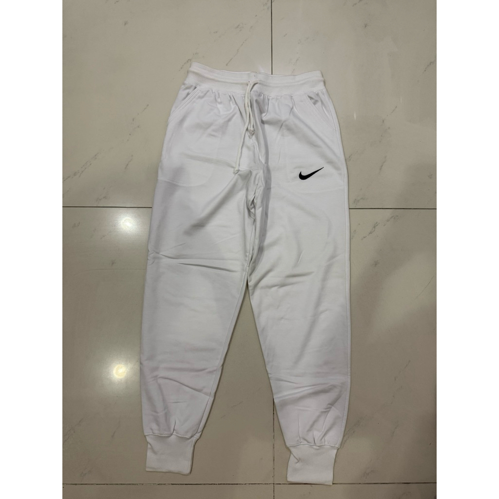 PRELOVED Nike Sweatpants / Celana Jogger (White)