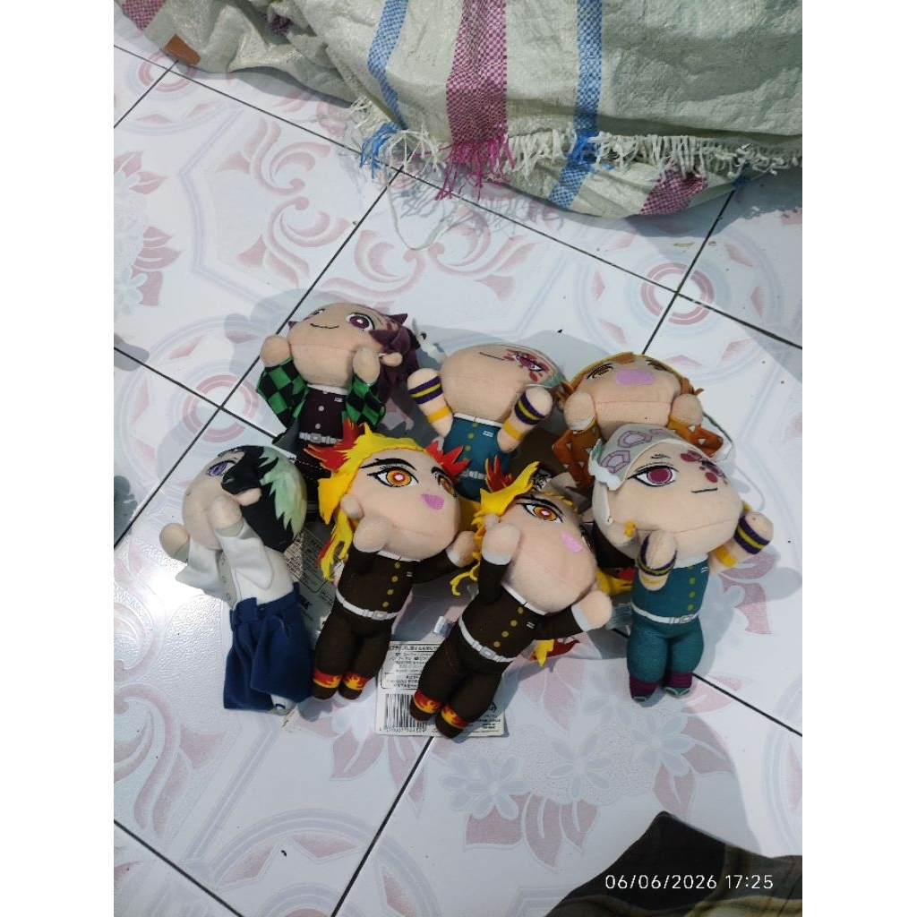 Harga satuan Kimetsu No Yaiba nesoberi plush rengoku tanjiro zenitsu dll ori