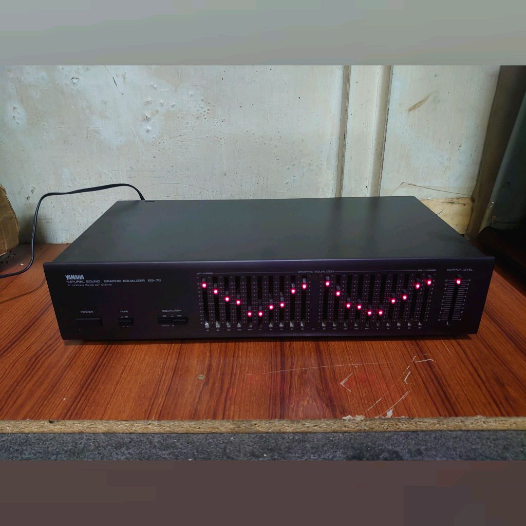 Yamaha EQ-70 10 band per channel graphic equalizer