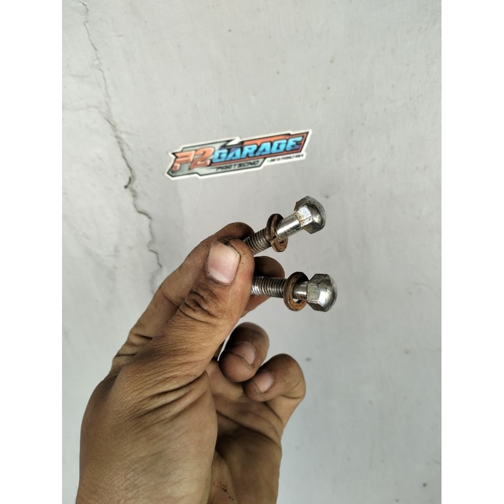 Baut segitiga t atas klem stang original