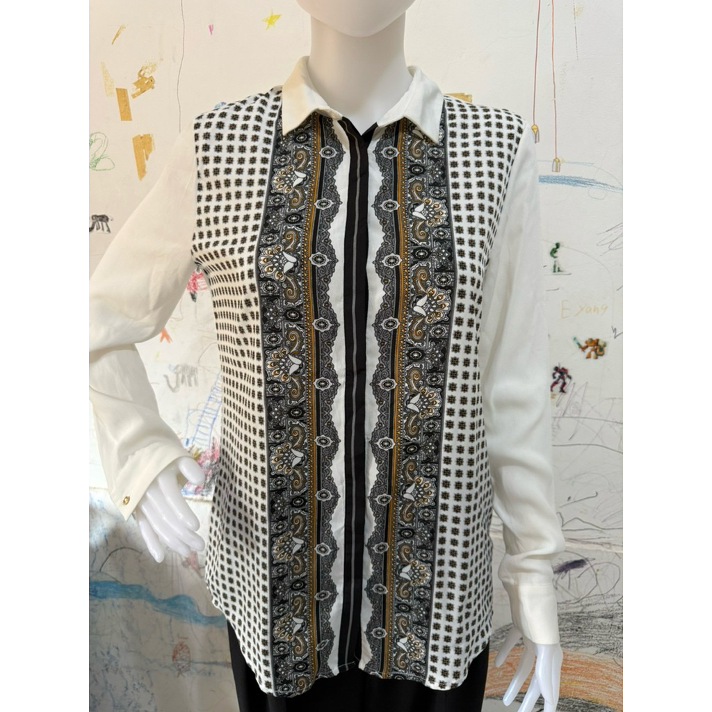 Kemeja Putih Motif Batik MIXXO (Branded)
