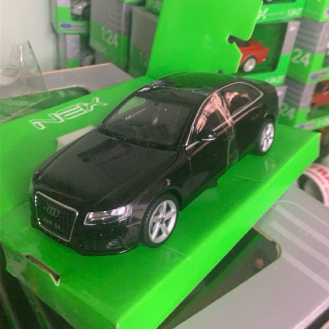 Diecast Welly Skala 1:24 Audi A4 Hitam Baru Bukan Bekas Minus