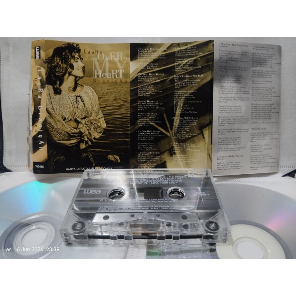 kaset pita Laura branigan // Over my heart