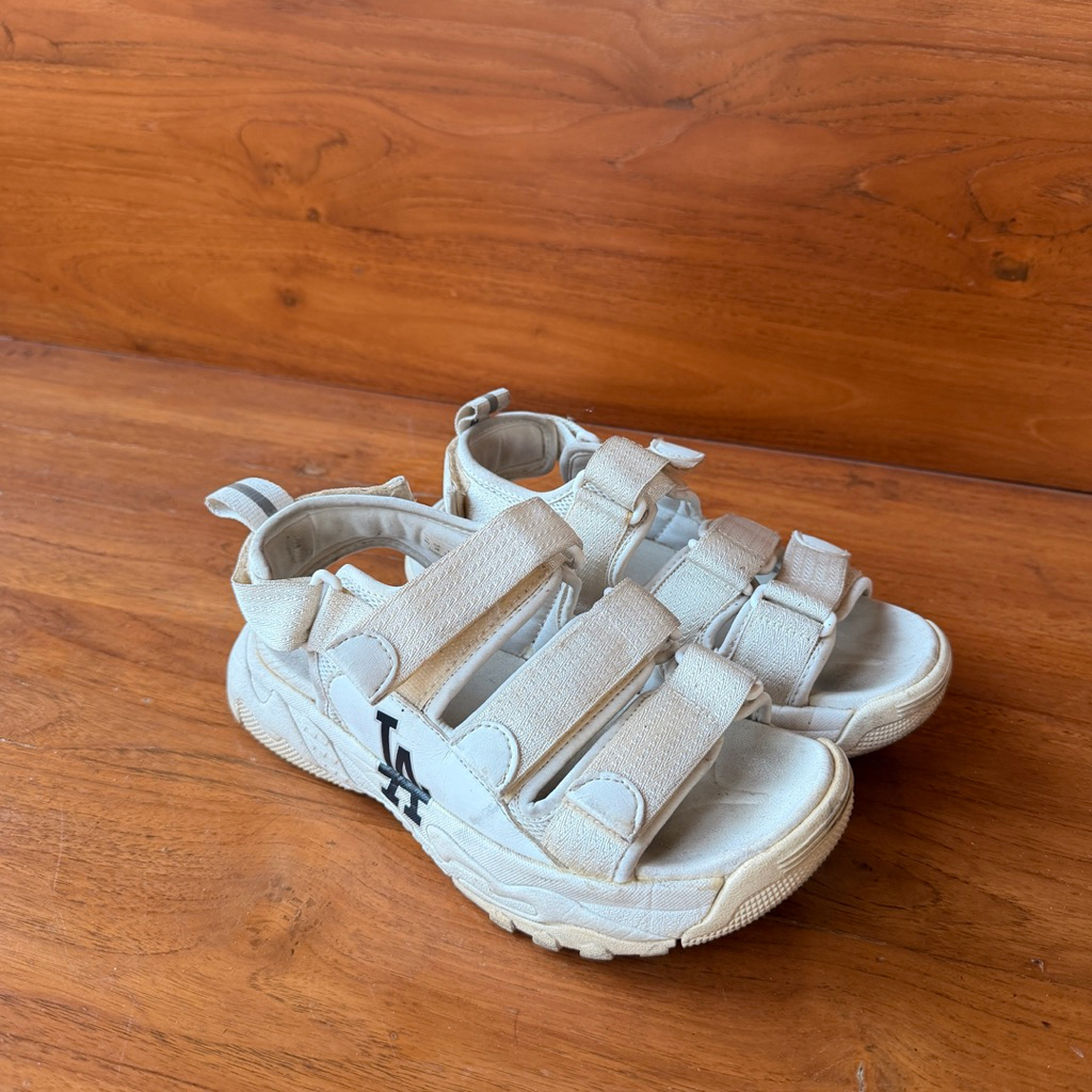 preloved sepatu sandal mlb