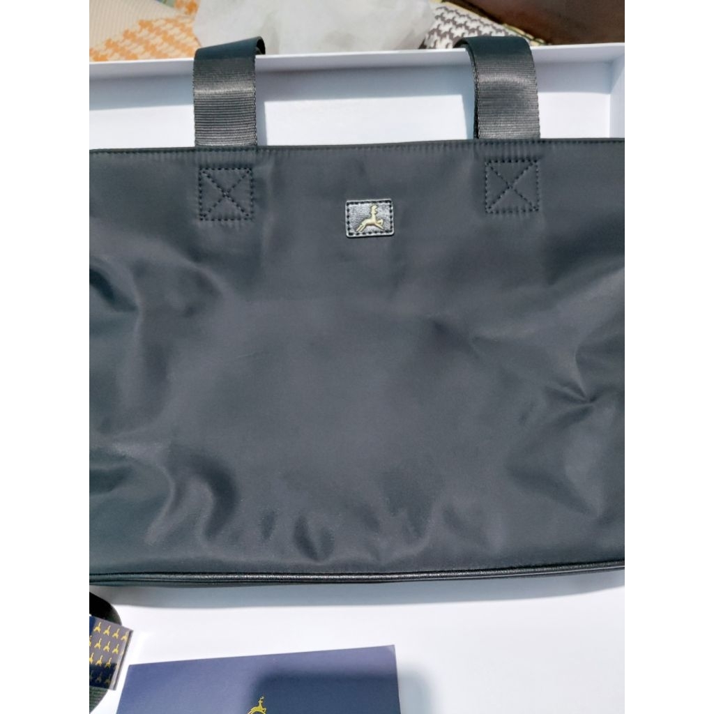 Povilo Klana Tote Bag warna Hitam