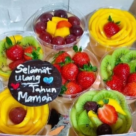 Puding Cup Toping Buah