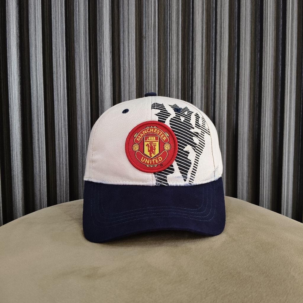 Topi Bola Manchester United