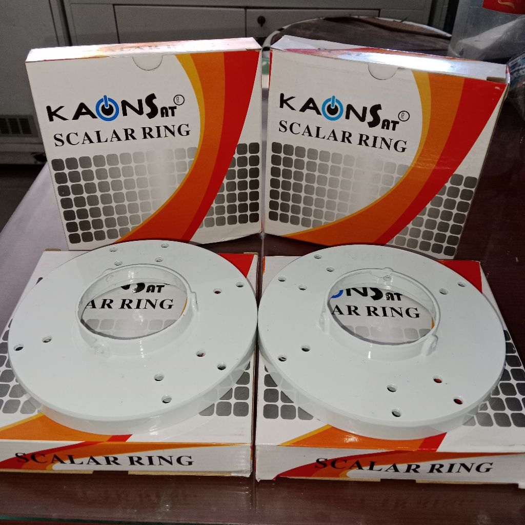 Scalar ring Bracket Dudukan pegangan Lnb C band tunggal Focus merk Kaonsat putih 13'K  kualitas bagu