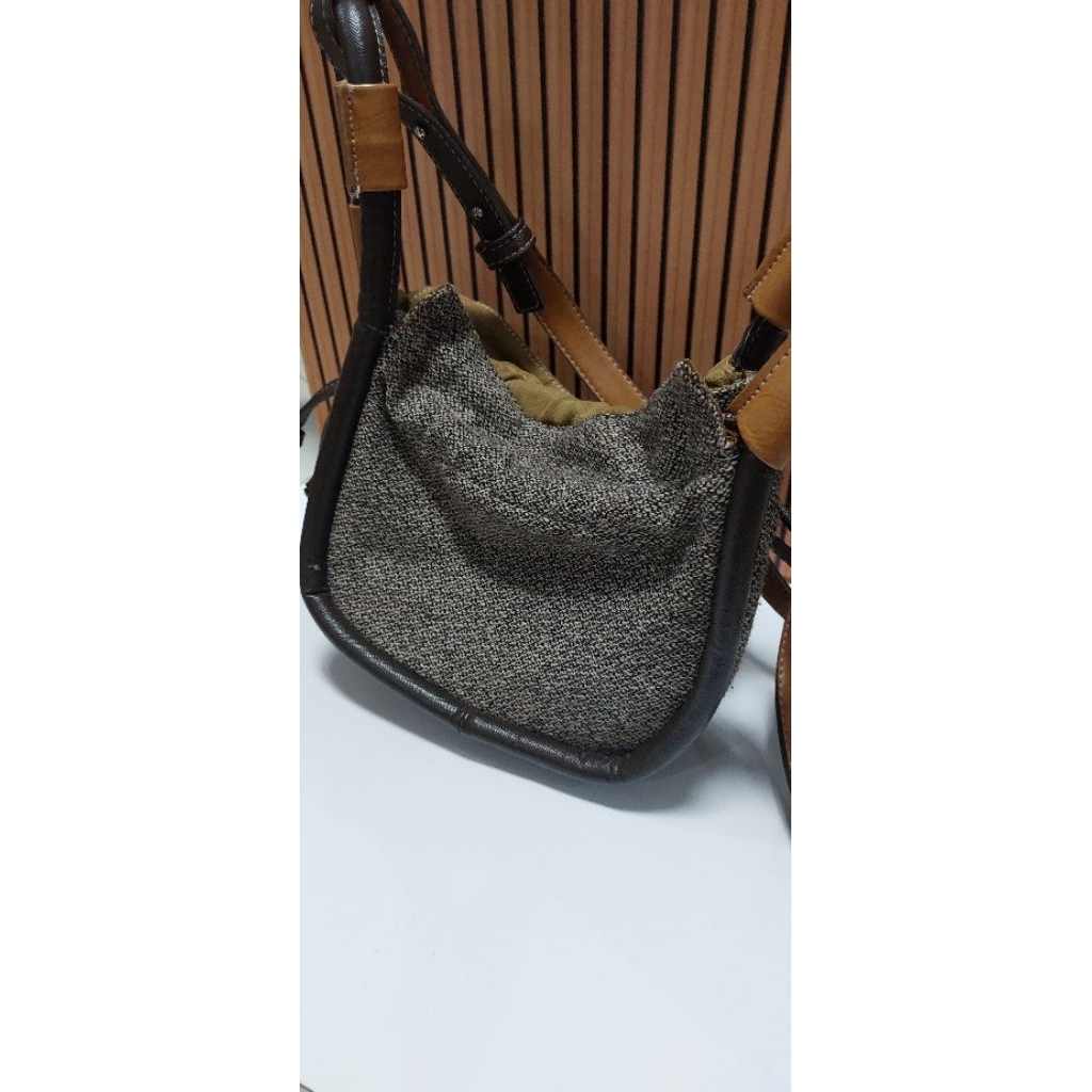(Preloved)Josvli bento mini espresso brown/ tas slempang wanita/ tas jinjing wanita