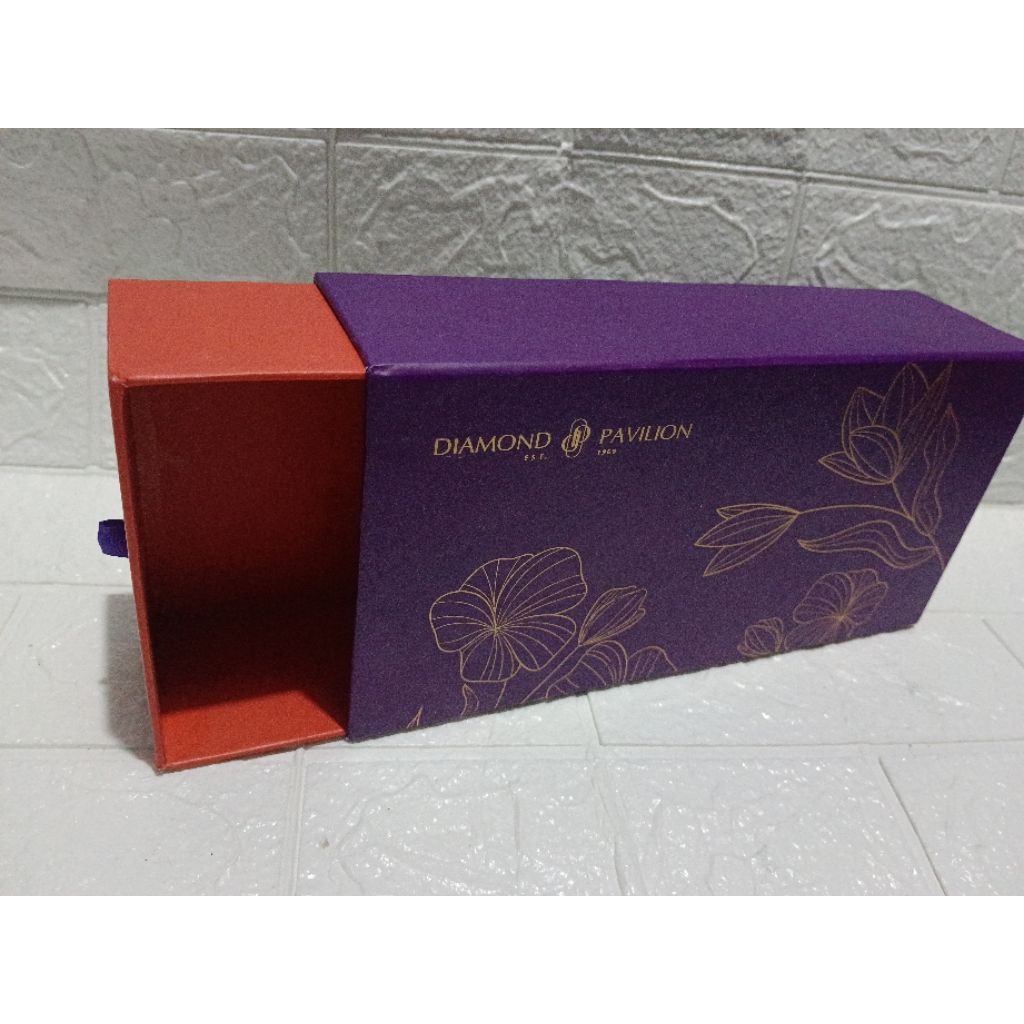 exclusive box diamond pavilion