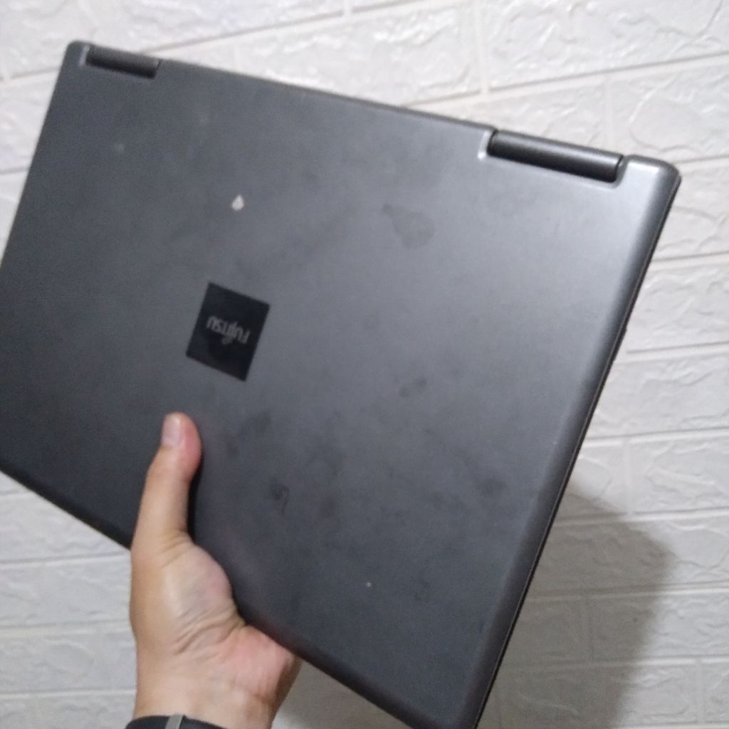 Laptop Fujitsu dan HP wajib baca deskripsi