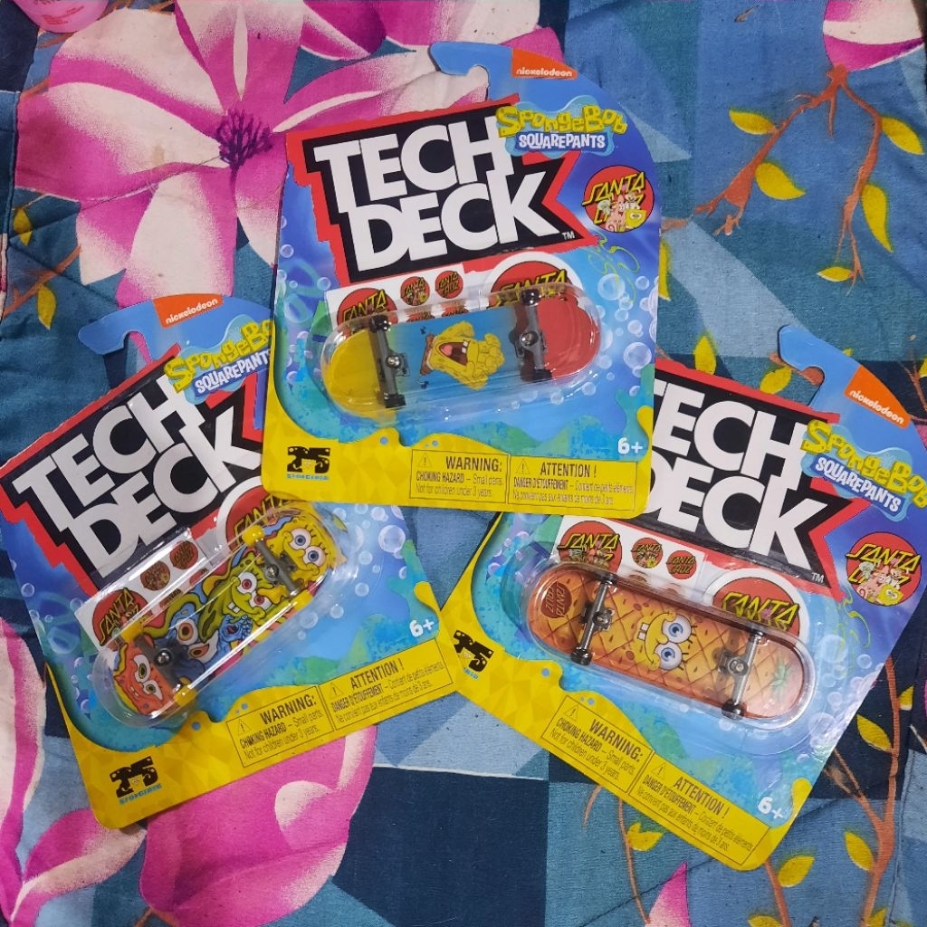 Tech deck spongebob santa cruz fingerboard