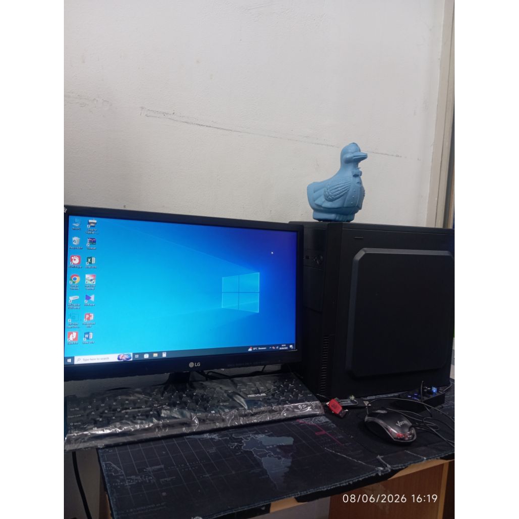LCD MONITOR 19INCH LG VGA, PC RAKITAN + KEYBOARD MOUSE ATAU SEPAKET