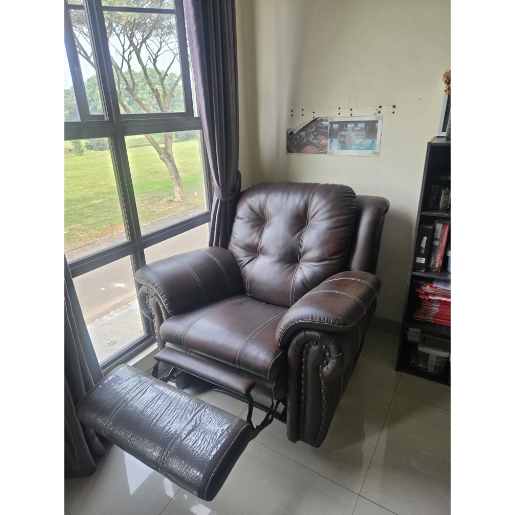 Sofa Recliner Viorrena Series 1 Seater Coklat | Kursi Santai Recliner | Kondisi Terawat Preloved