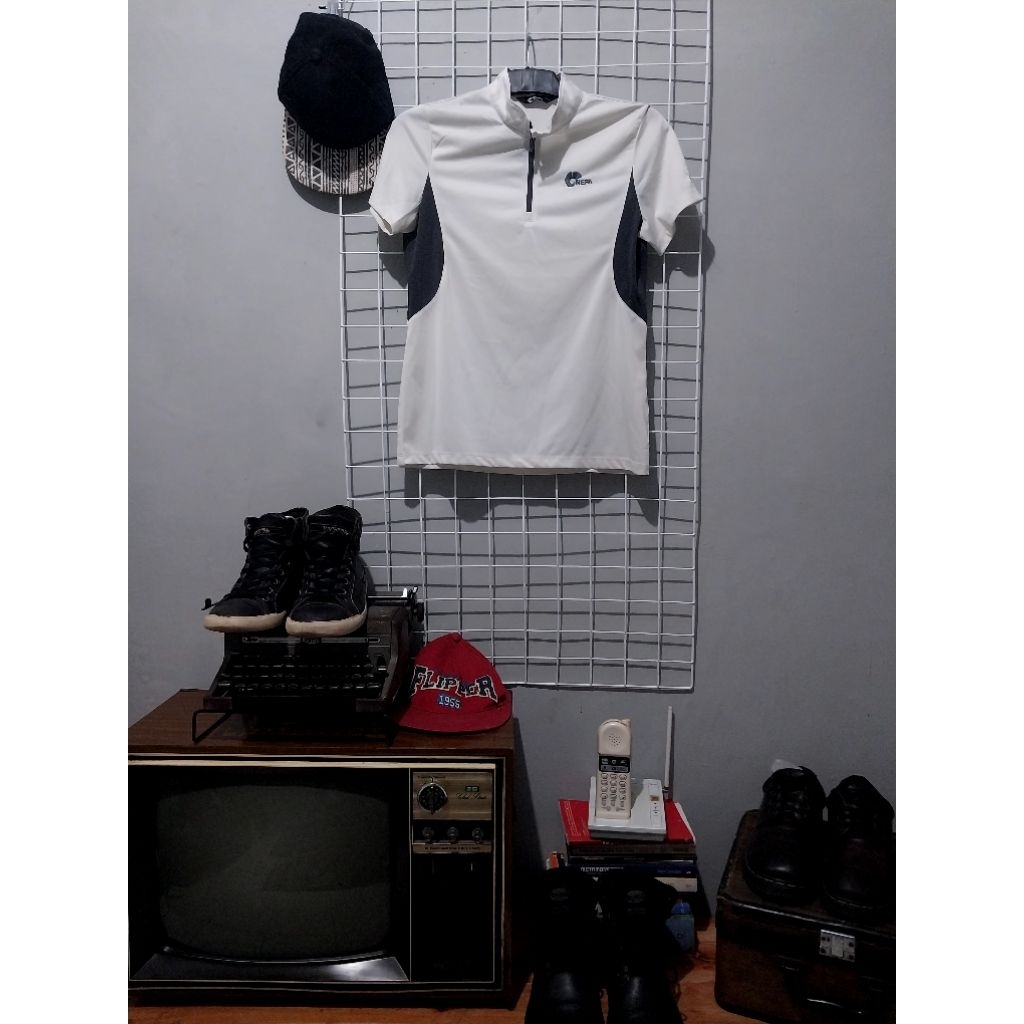 kaos outdoor nepa bekas second preloved