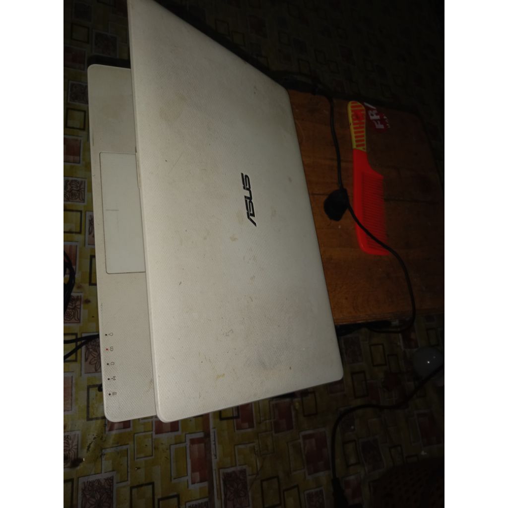 Notebook Asus x200m bahan