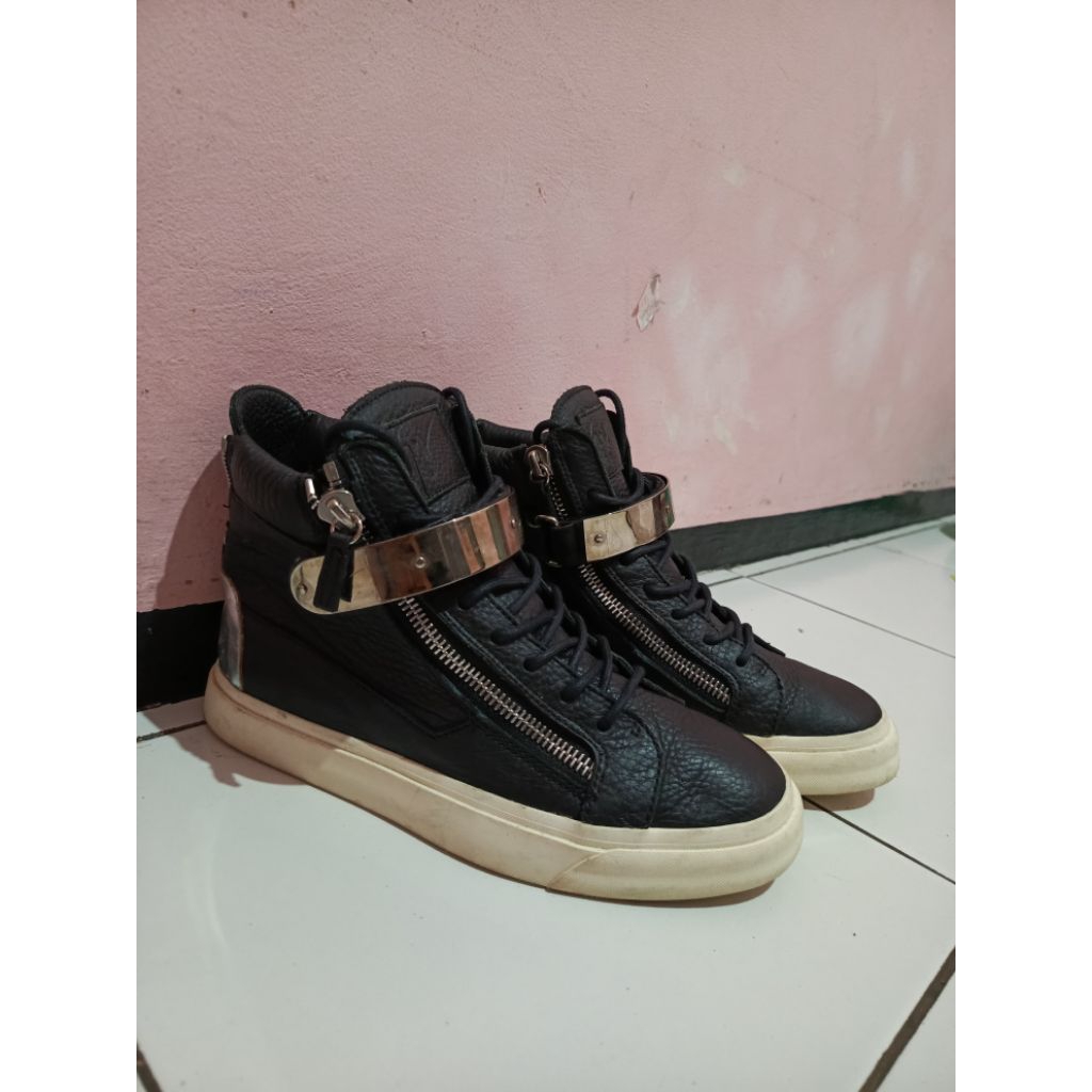 Sepatu Sneakers Giuseppe Zanotti High Leather Black size - 41 fit to 42