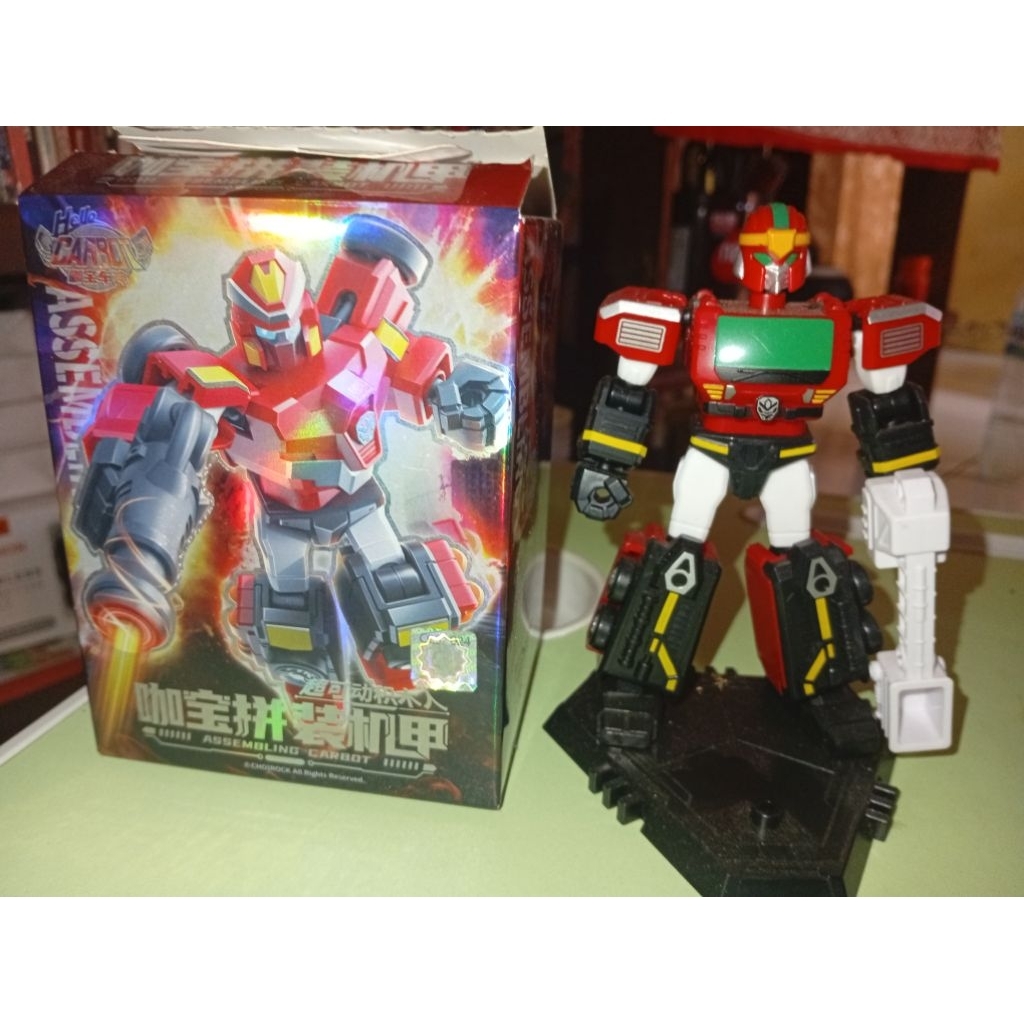 ACTION FIGURE. FIGURE SET. HELLO CARBOT. FIRE EXTINGUISHER MASTER