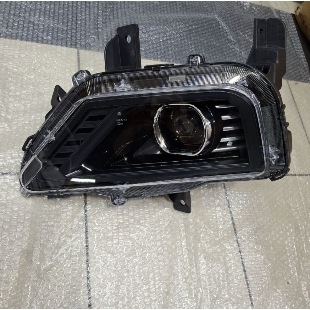 lampu depan wuling almaz