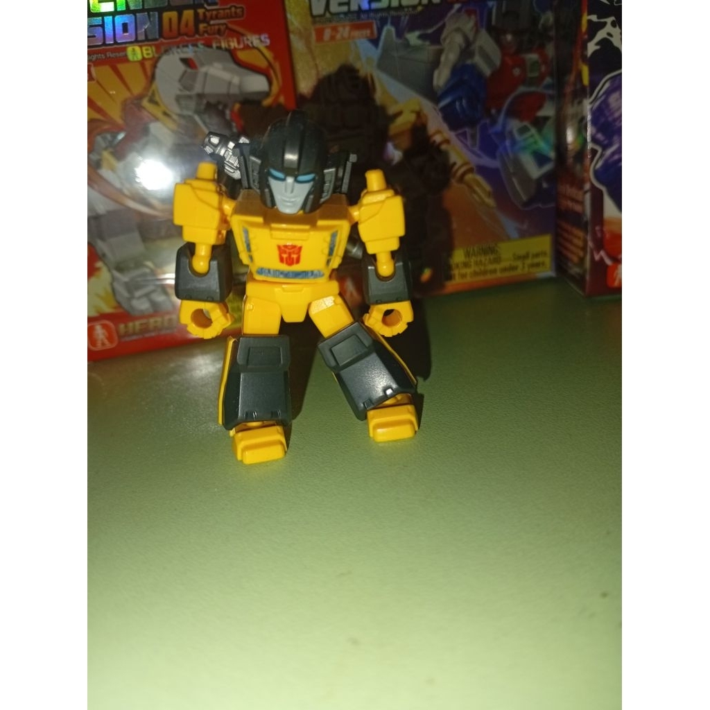 MINI FIGURE. TRANSFORMERS GALAXY DEFENDER VERSION. SUNSTREAKER