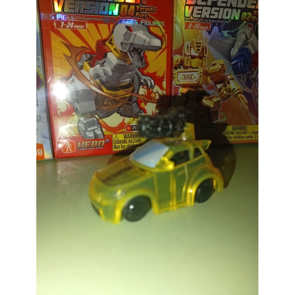MINI FIGURE. TRANSFORMERS GALAXY DEFENDER VERSION. BUMBLEBEE VEHICLE