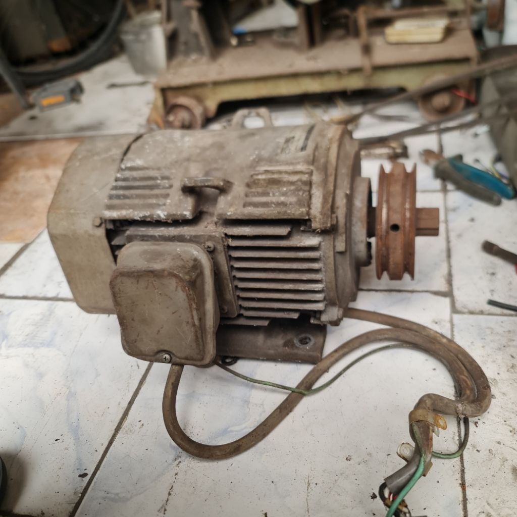 dinamo hitachi 3phase 3hp rpm 2700