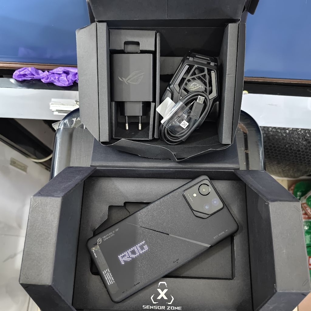 Asus RoG Phone 8 Pro 24/1 TB Second Fullset Original + Cooler