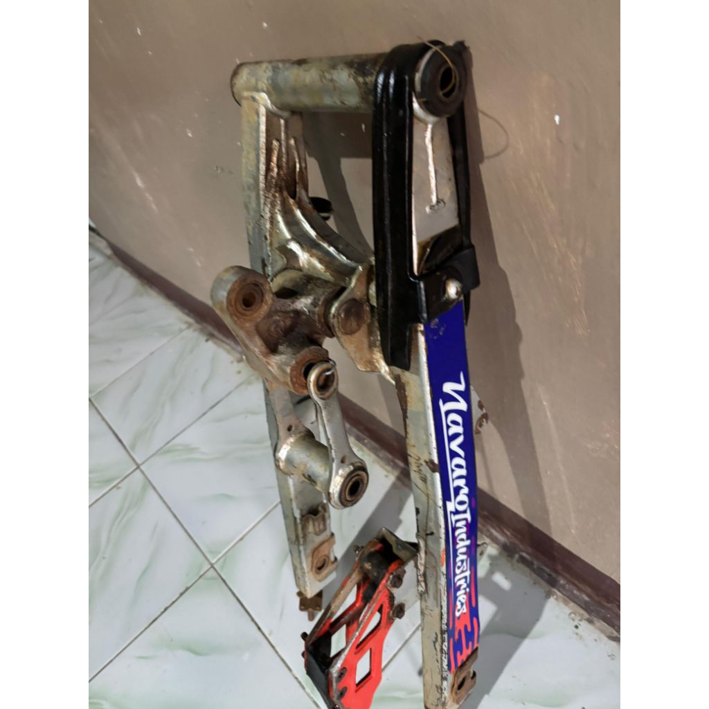 Swing arm klx bf copotan plus unitrack sudah bearing