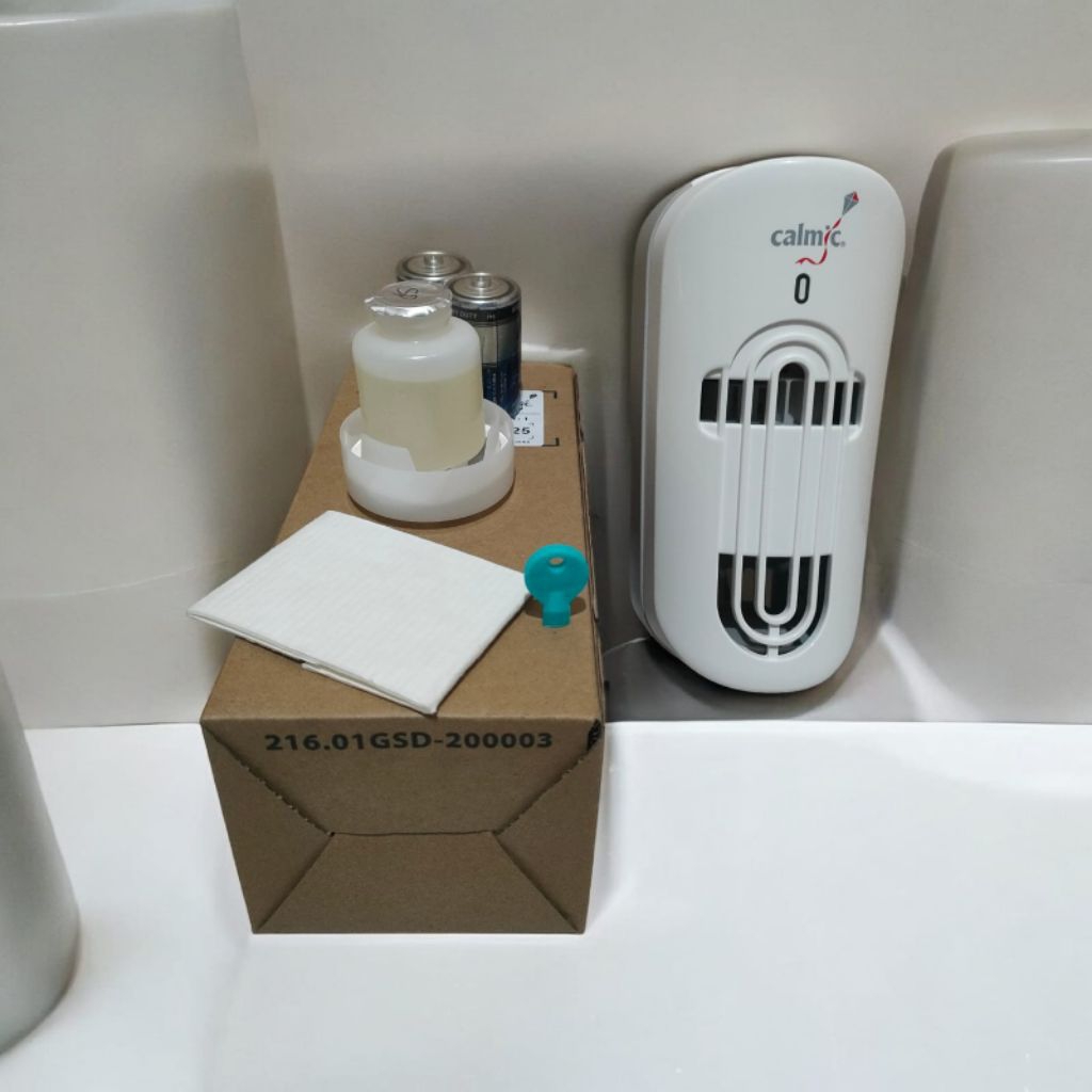 DISPENSER CALMIC SIGNATURE NEW PENGHARUM OTOMATIS CAIR TYPE CALMIC/ECO INCLUDE REFILL+BATRAI D+KUNCI