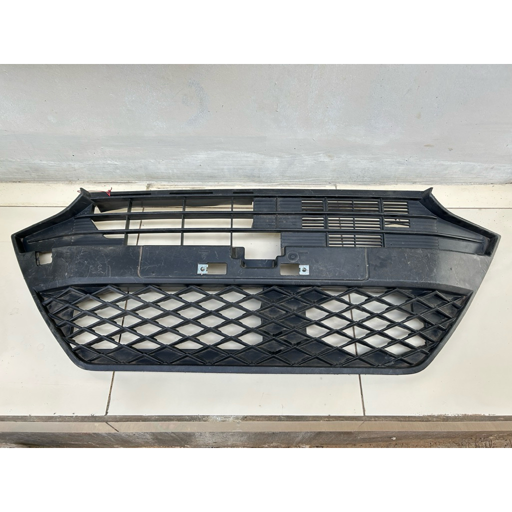 Grill gril bemper depan Toyota Raize 2022-2024 original