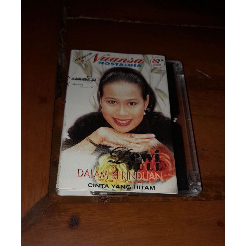 Kaset pita Dewi yull