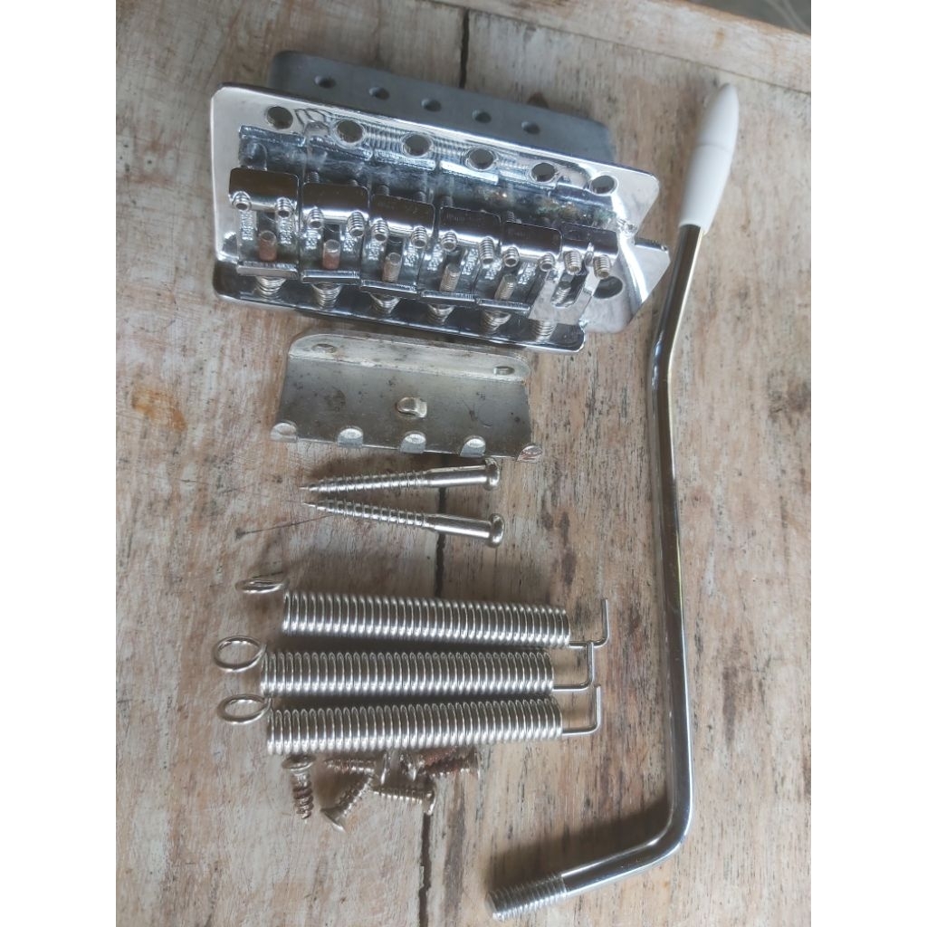 Tremolo down gitar fender lengkap