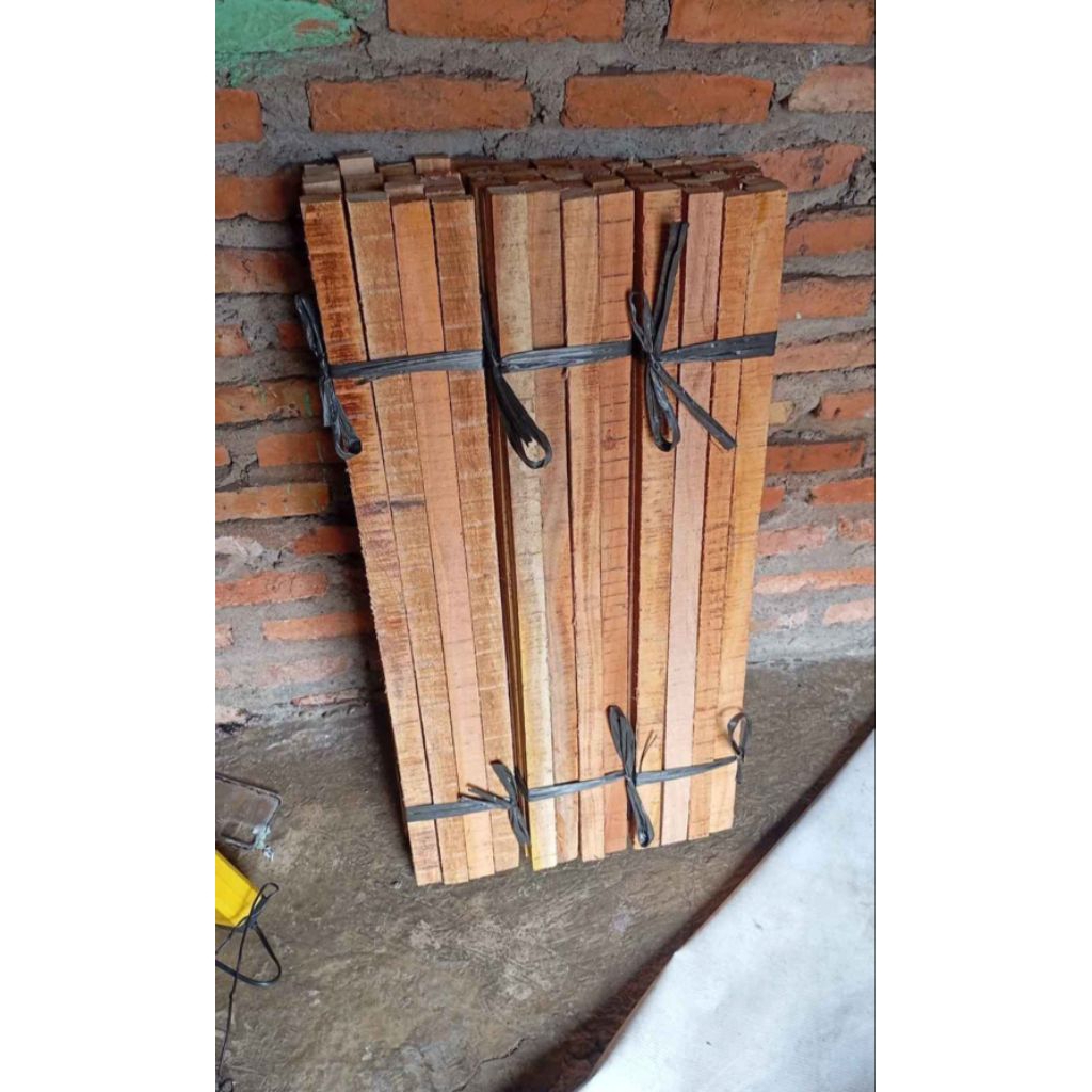 kayu reng 2x3 cm