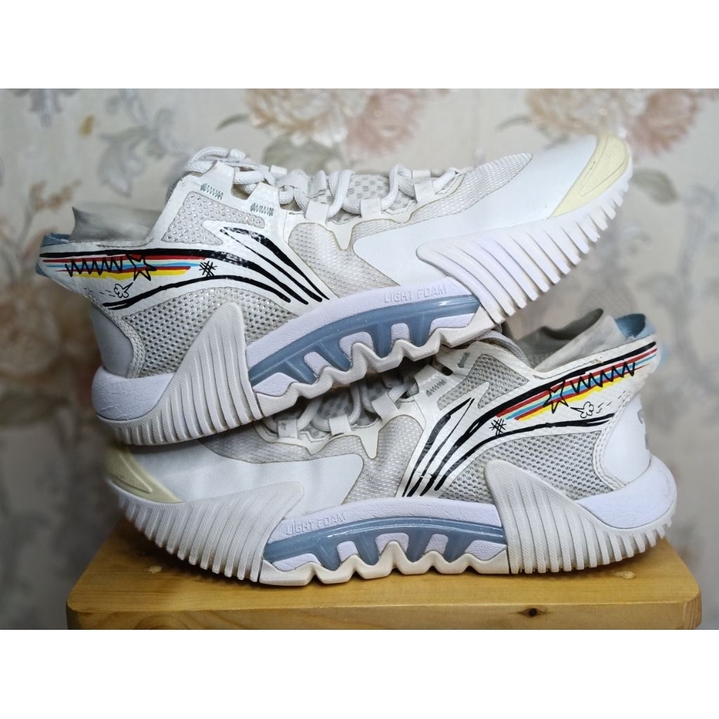Lining Badfive 2 Low Basket