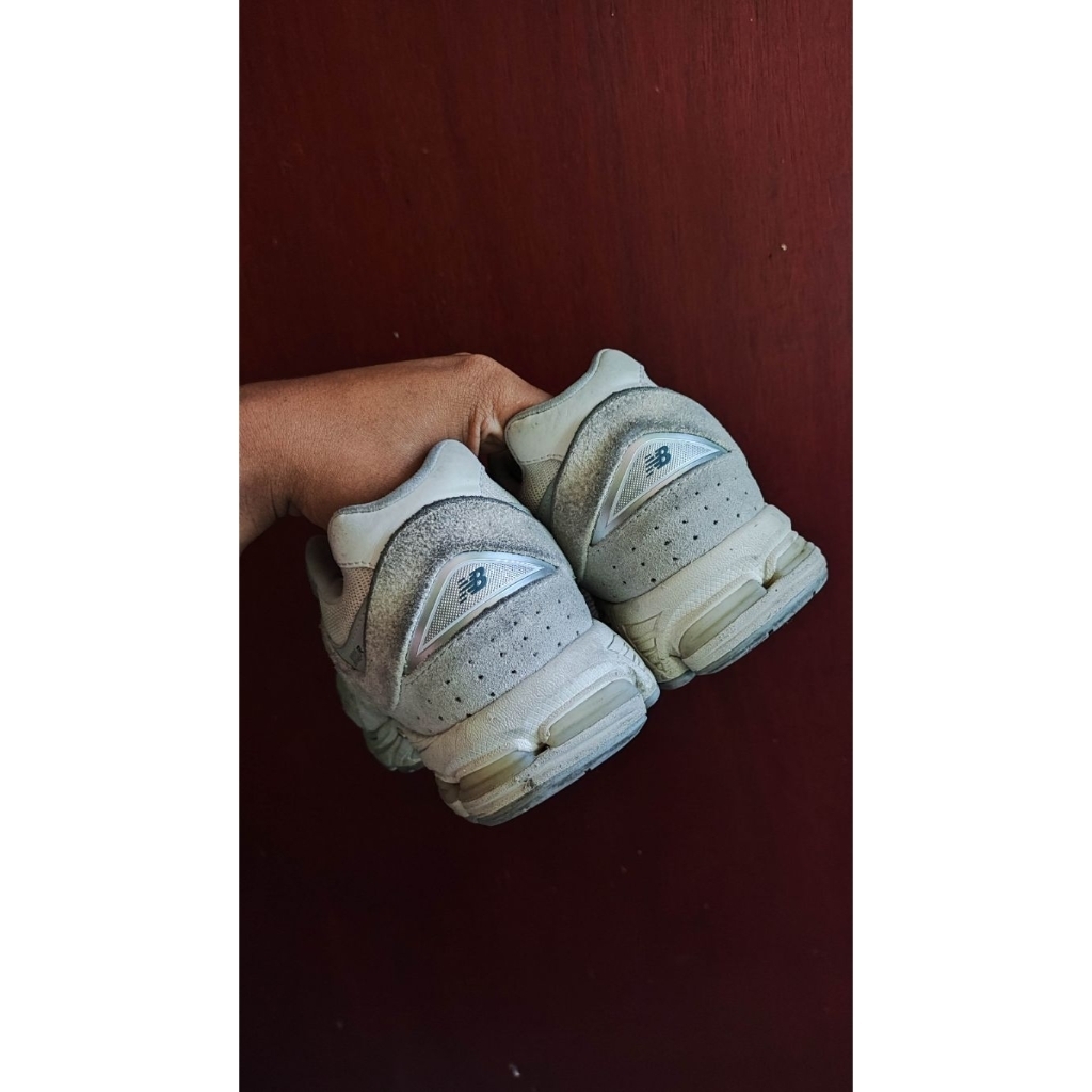 SNEAKER NEW BALANCE 2002R SECOND ORIGINAL BUKAN BARANG KARUNG