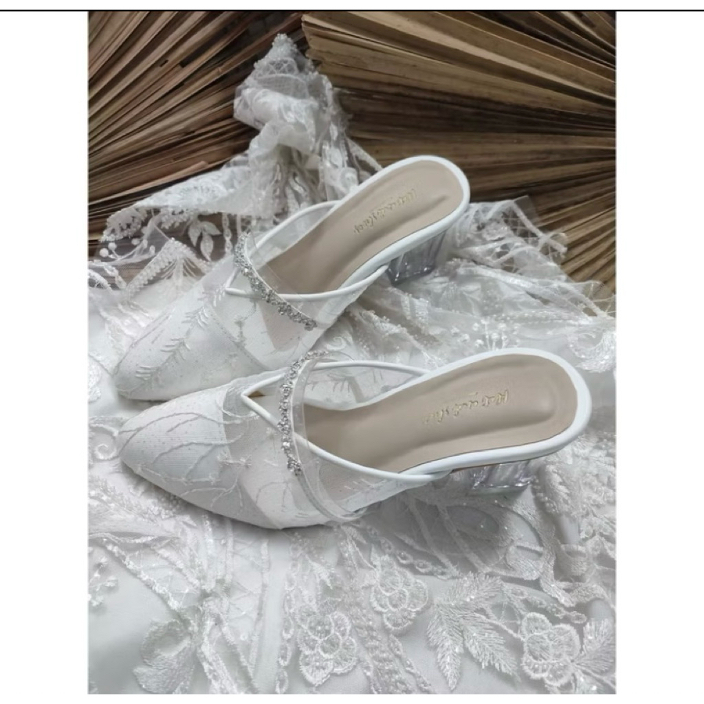 Heels wedding putih